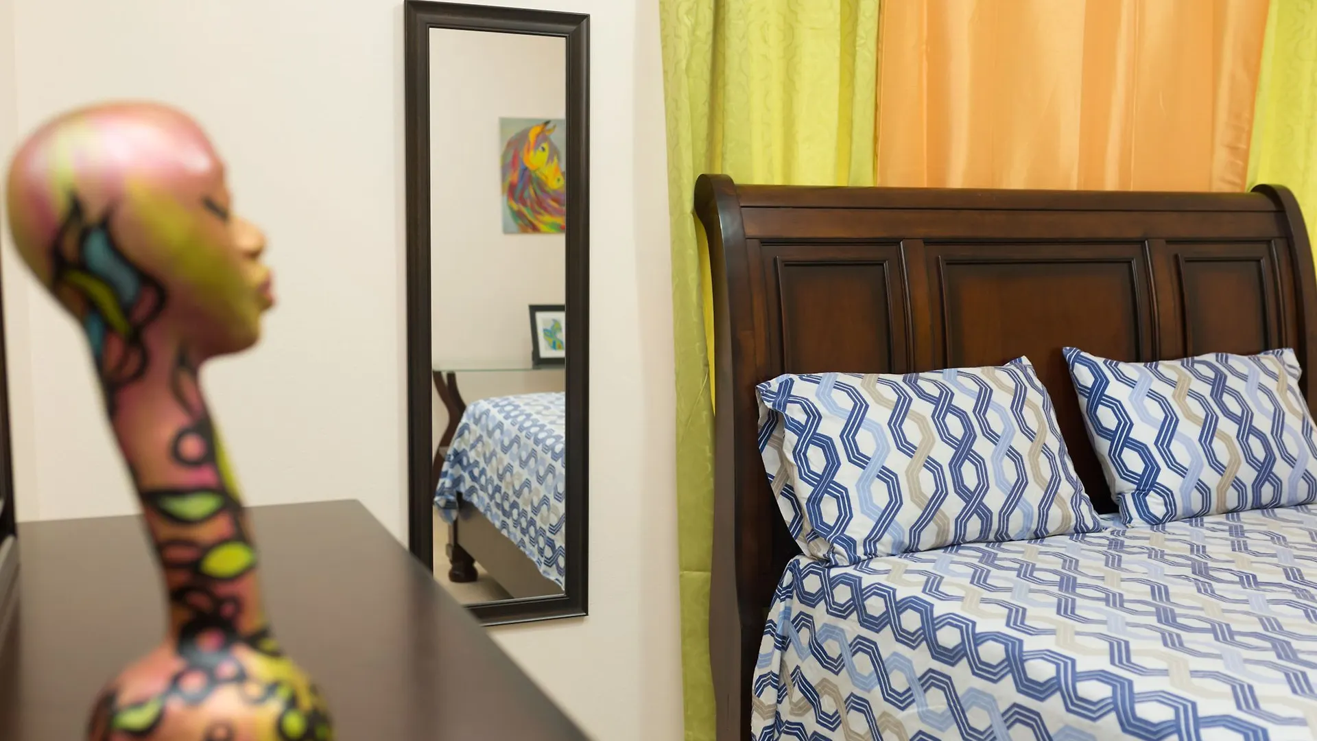 The Embassy Luxury Apt Crystal Towers II Kingston